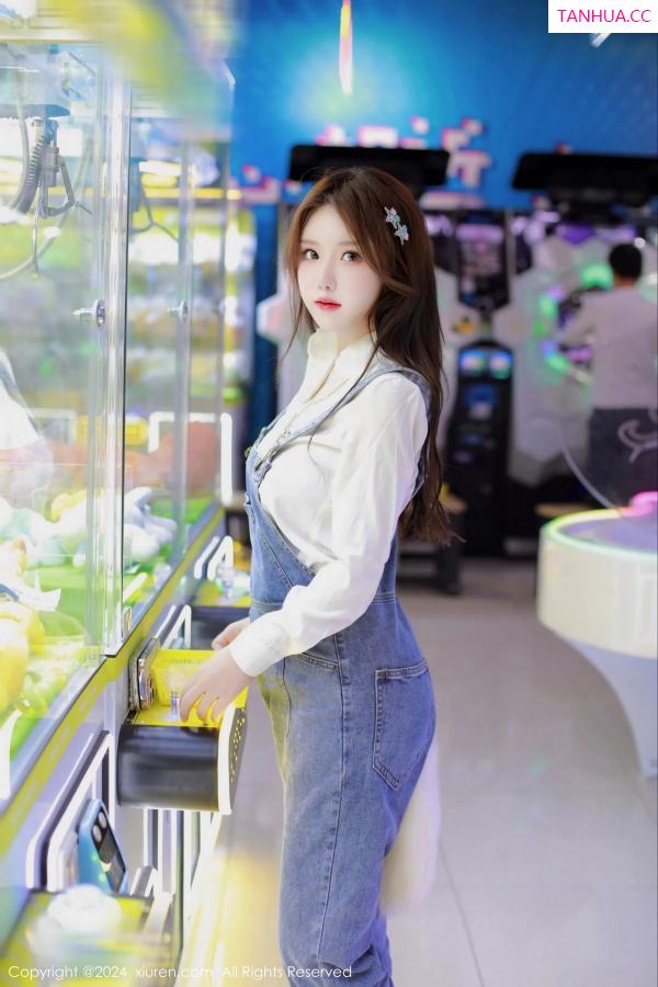   [XiuRen]高清写真图 2024.02.07 No.8087 小薯条nienie 美腿性感第35张图片
